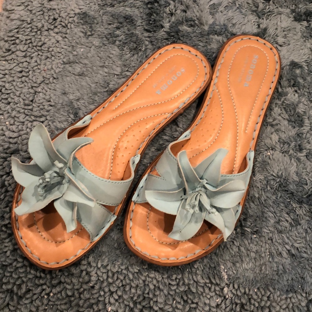 HARDLY WORN, AWESOME FIND, size 7 sandals